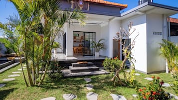 Superior Villa, Pool View | Exterior
