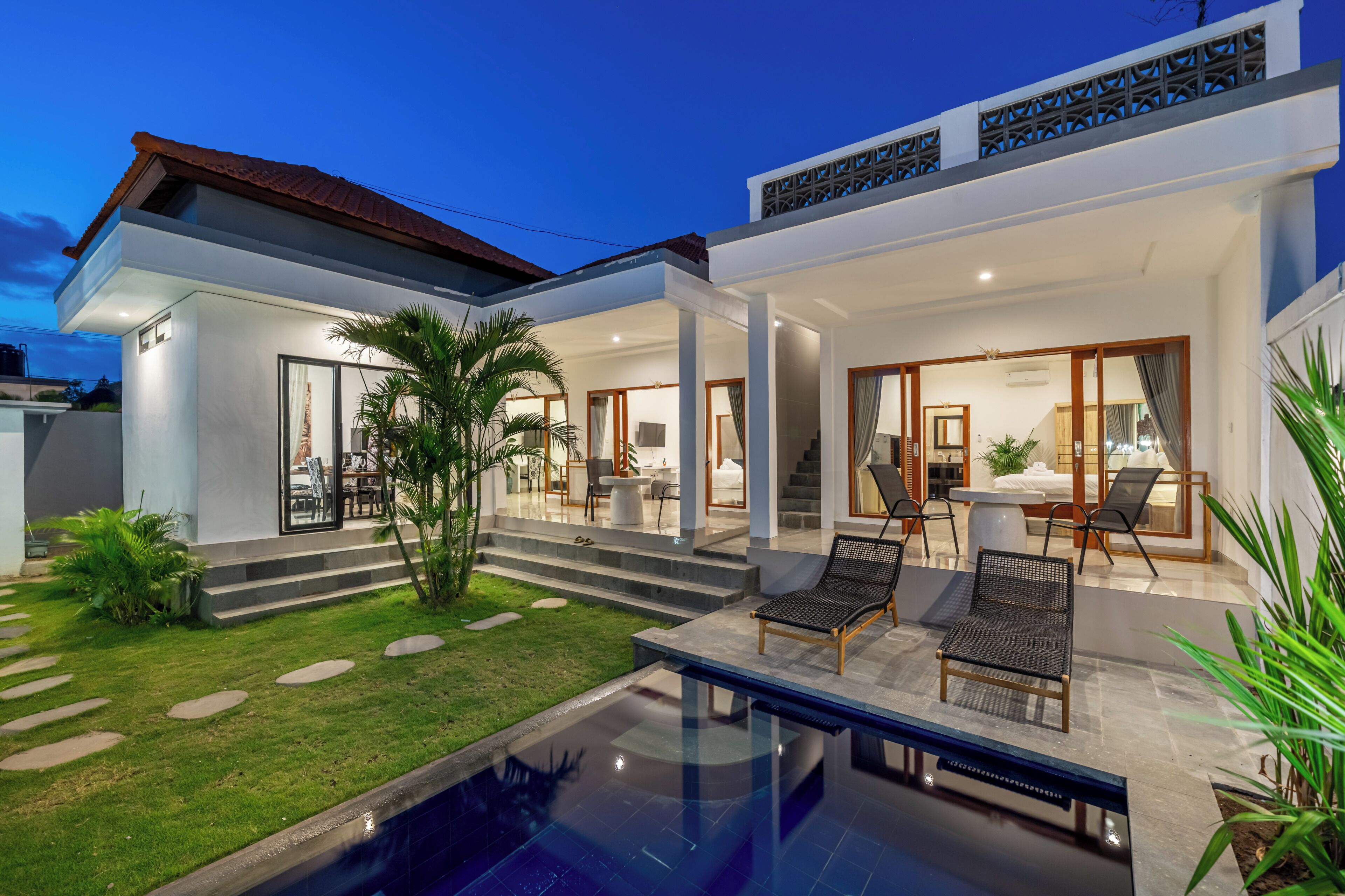 Luxe villa, uitzicht op zwembad | Zwembad | Een buitenzwembad