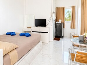 Villa, Balcony, Mountain View | Desk - A View Khao Soon  (Chawang)
