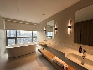 Premier Suite, 1 King Bed, River View | Bathroom | Shower, rainfall showerhead, free toiletries, hair dryer - Novotel Suites at Acqua (Mandaluyong City)