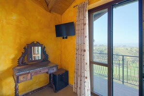 Deluxe-Doppelzimmer, Balkon, Blick auf den Weinberg | Innenbereich