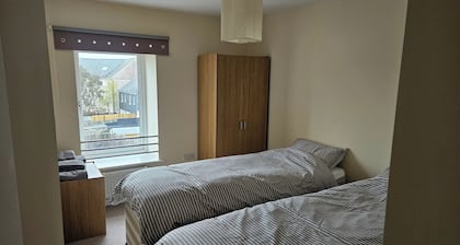 House Sleeps 4 With Parking