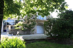 Exterior - Guest Room "La Poustas" with Shared Pool, Wi-Fi and Air Conditioning (Saint-Genest-de-Beauzon)