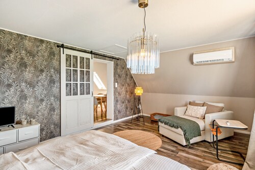 Apartment 'Bewusste Zeit' with Private Terrace, Wi-Fi and Air Conditioning