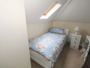 5 bedrooms, individually decorated, individually furnished, free WiFi - River House (Ballina)