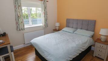 5 bedrooms, individually decorated, individually furnished, free WiFi