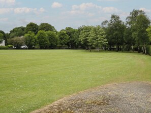 Property grounds - River House (Ballina)