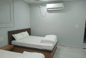 Family Room - Seasons Resorts (Jabalpur)