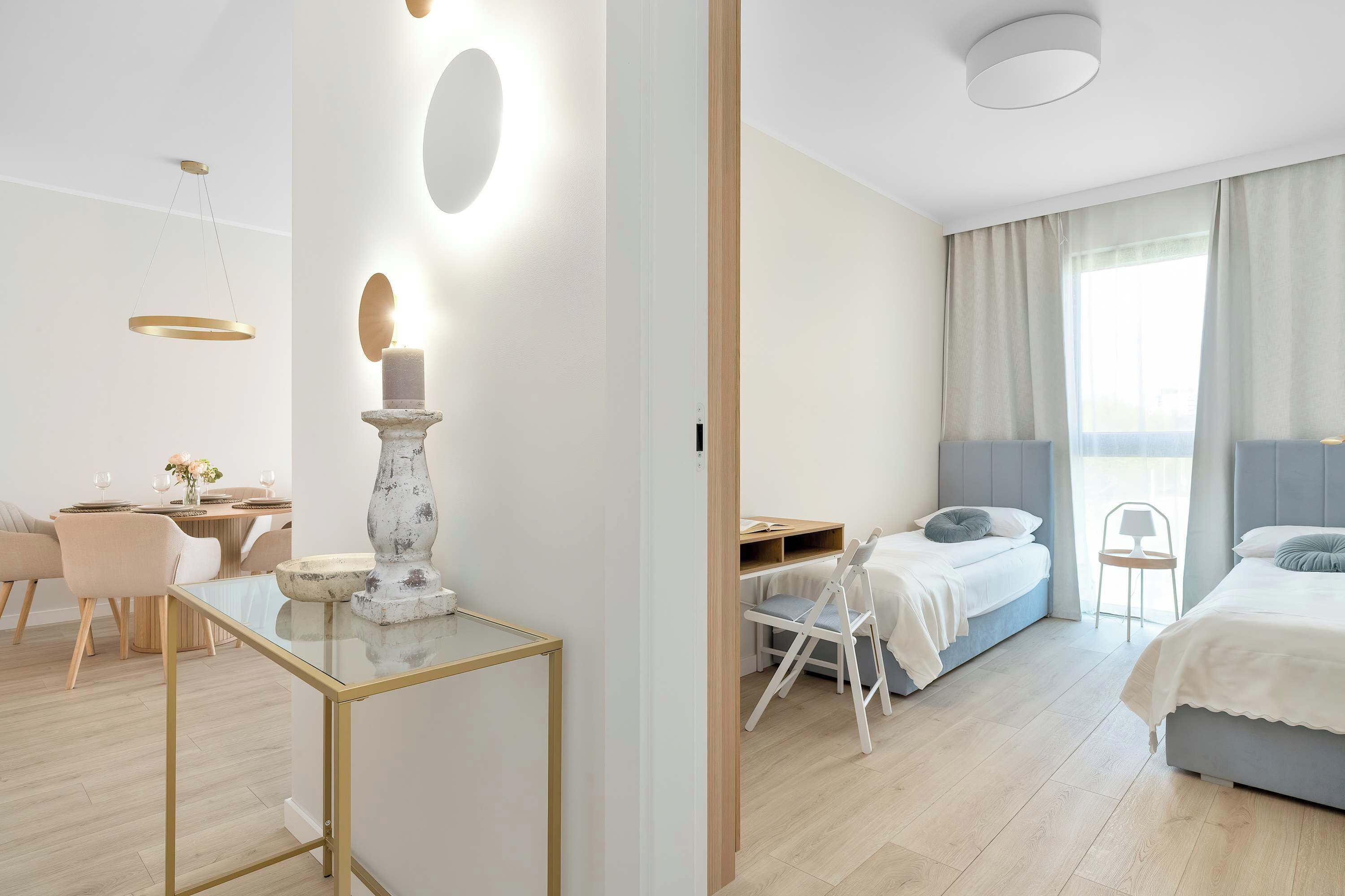 Desk, iron/ironing board, travel cot, WiFi