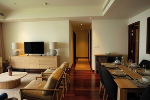Dining - Luxury Ocean View with Rooftop Pool (Colombo)