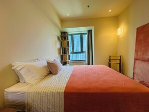 Room - Luxury Ocean View with Rooftop Pool (Colombo)