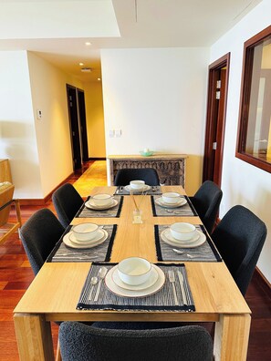 Dining - Luxury Ocean View with Rooftop Pool (Colombo)