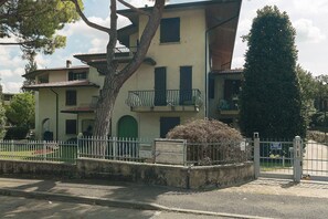 Esterni