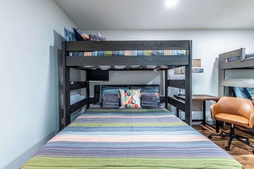 Luxury on Ocean Drive - Sleeps 28