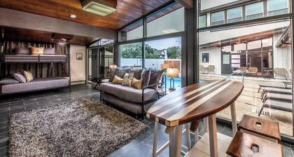 Luxury on Ocean Drive - Sleeps 28