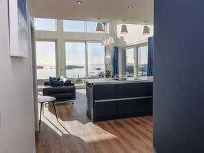 Interior - 8B Carrigreich (Harris)