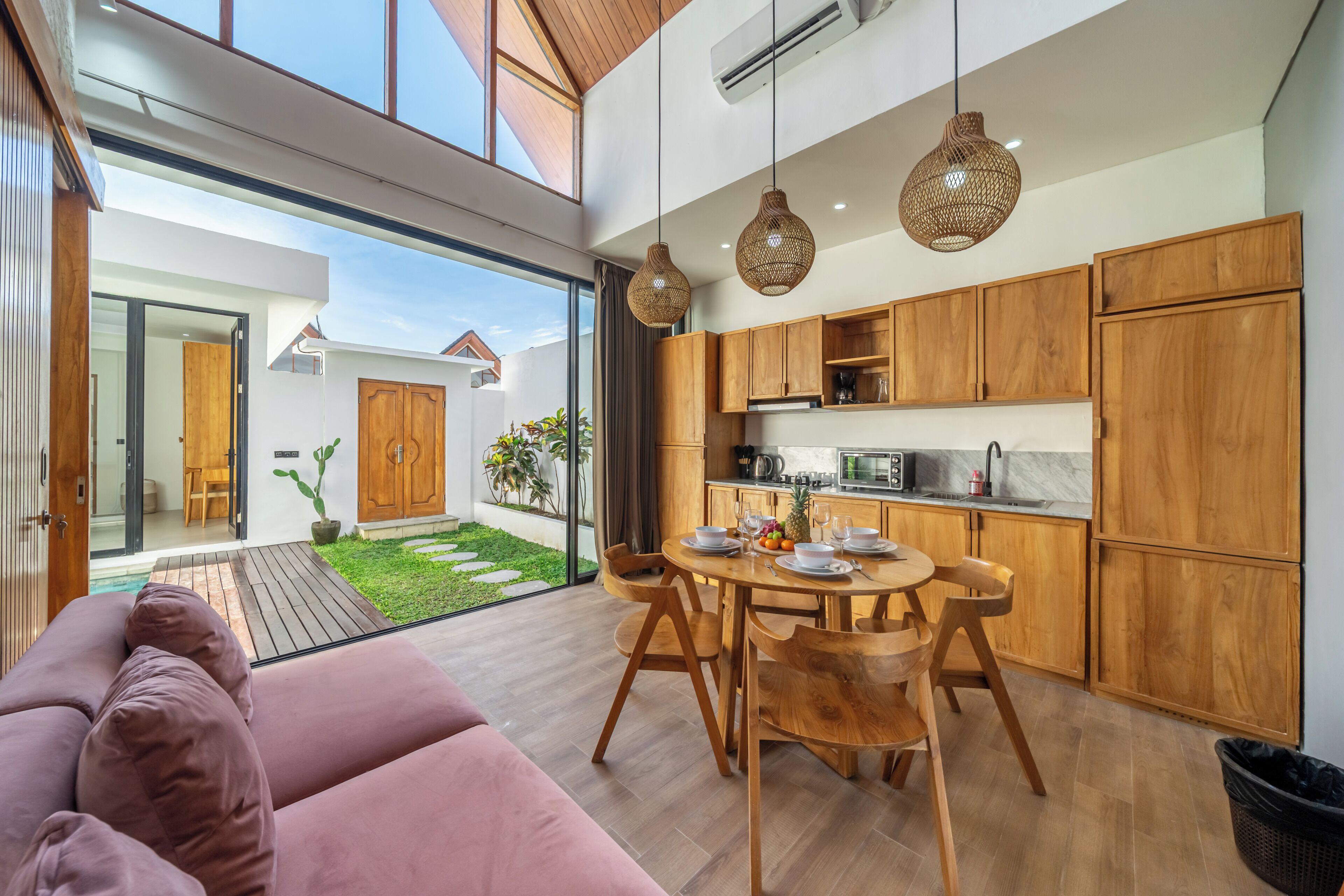 Classic Villa, Pool View | Interior
