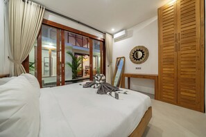 Egyptian cotton sheets, premium bedding, in-room safe - Harmony Villas  (Denpasar)