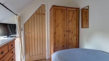3 bedrooms, free WiFi, individually decorated, individually furnished