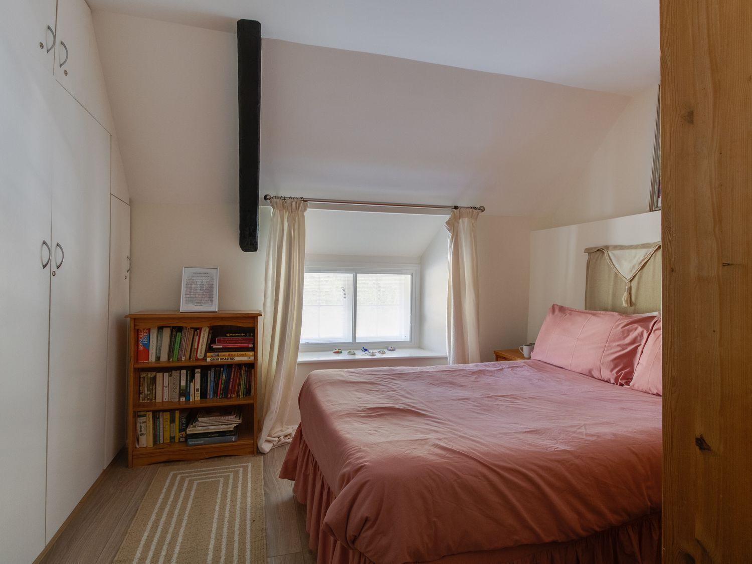 3 bedrooms, WiFi (free), individually decorated, individually furnished