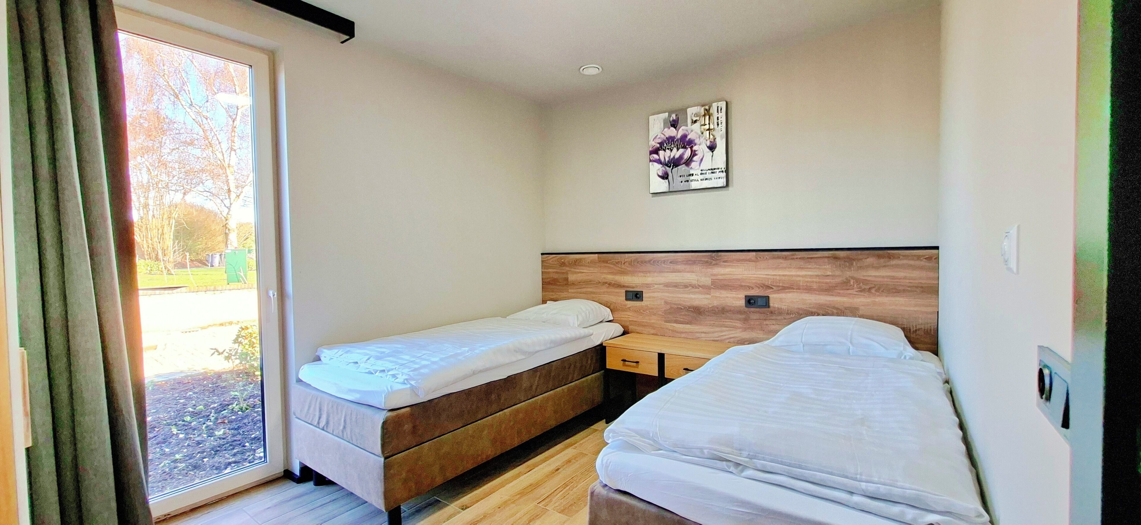 4 bedrooms, iron/ironing board, internet, bed sheets
