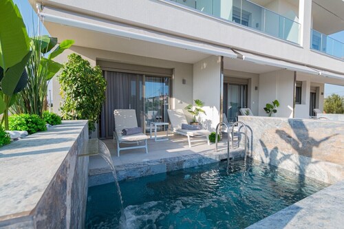 Aria Prive Pool Villa Νο3 by RentalsPro - Portaria Beach