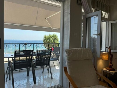 Cali-Waves Apartment by RentalsPro - Halkidiki