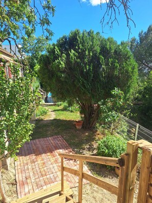 Property grounds - Le Cottage de Zenitude - Romantic & wellness getaway with spa and massages (Béziers)