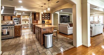 Ocean Drive Grand Estate Sleeps 54 Pool