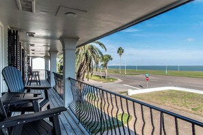 Maison, plusieurs lits, accès piscine, vue océan (5201 Ocean Drive) | Terrasse/Patio