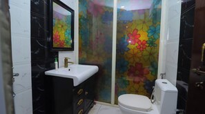 Bathroom - Urban Escape Farmhouse by GGH Noida (Noida)