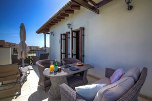Outdoor dining - Beautiful Apartment Callysta PA11 (Kouklia)