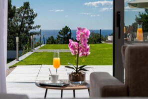 Standard Double Room, Partial Sea View | Interior - Domare Stays - Hotel Dubrovnik Riviera (Čilipi)