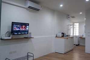 Basic Studio | Interior - Oskar's House (Krung Thep Maha Nakhon)