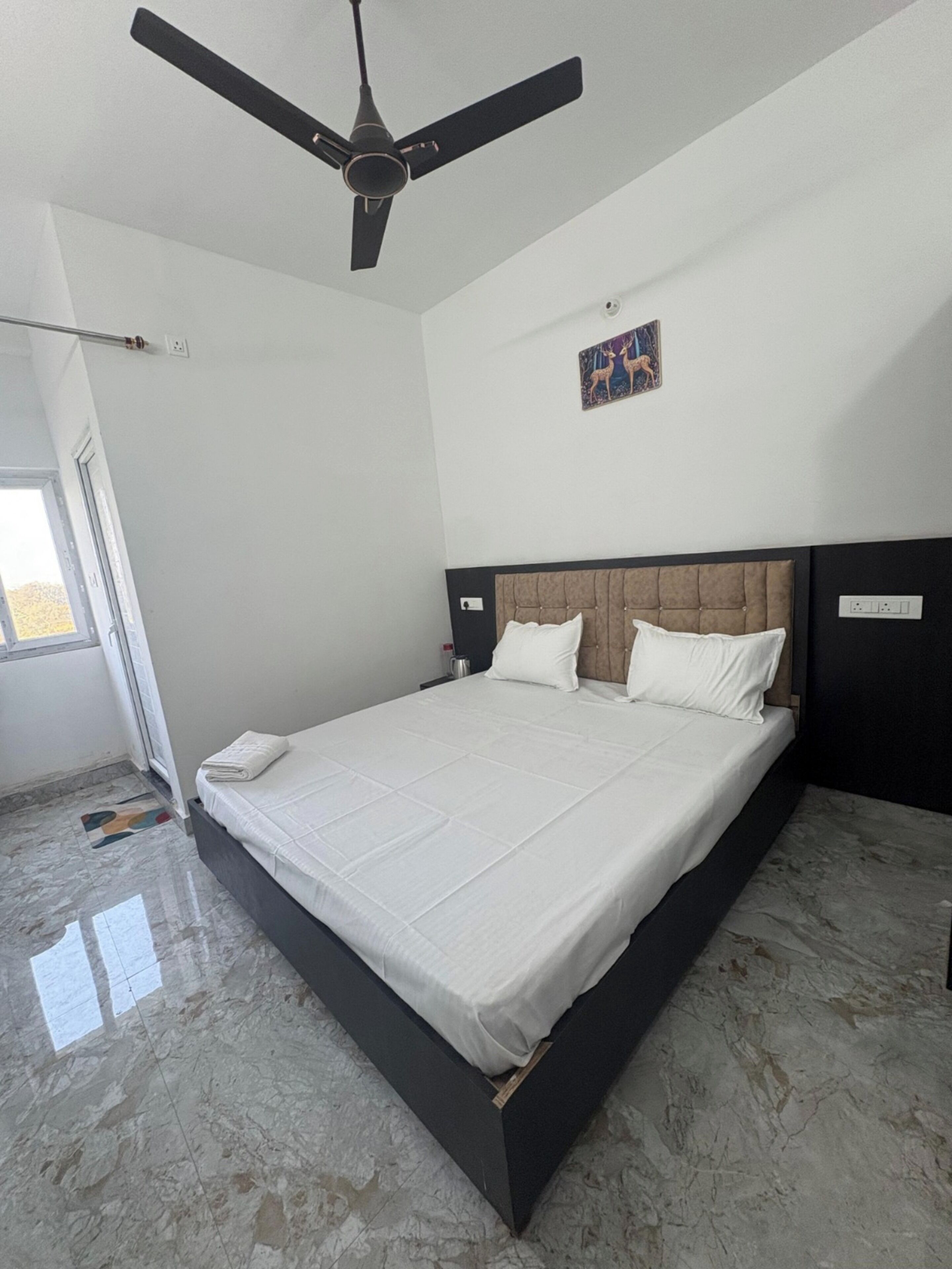 Luxury Room | Rollaway beds, free WiFi, bed sheets