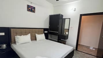 Luxury Room | Rollaway beds, free WiFi, bed sheets