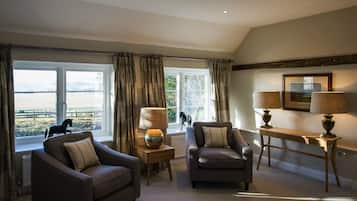Deluxe Suite, Park View | Interior