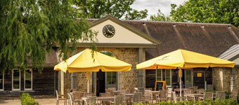 Cowdray Lodge Bed & Breakfast 
