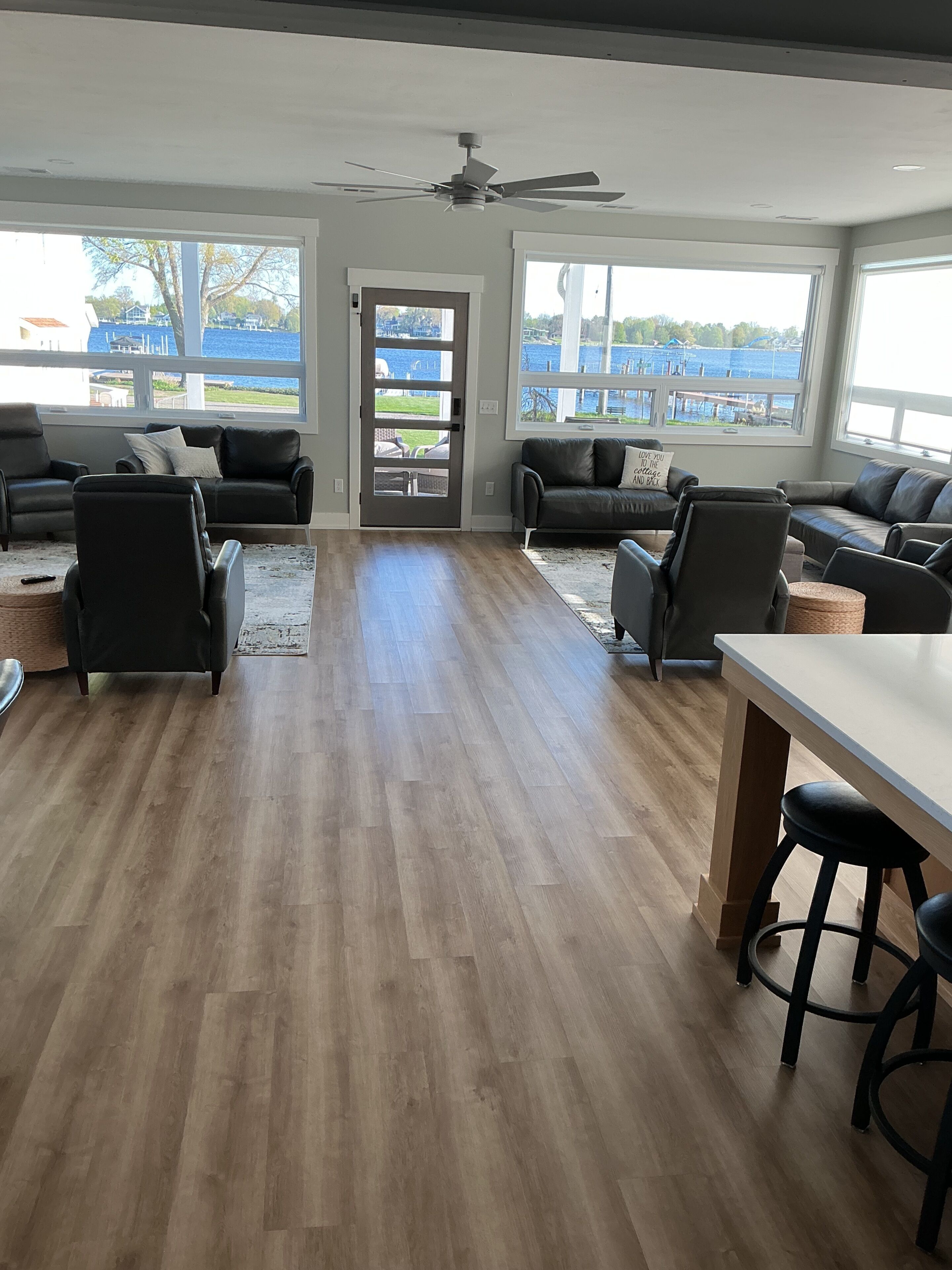 Luxury Spring Lake Retreat, 8br W/ Lake Views & Ensuite Baths - 格蘭德港