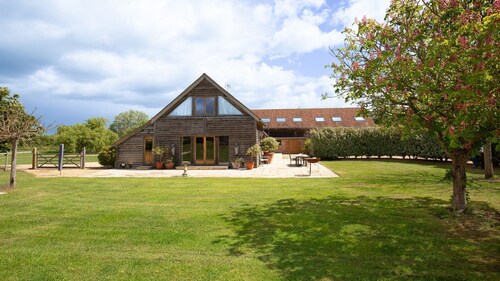 Moonlight Barn - Sleeps 4 Dog-friendly Country Retreat Near Oxford