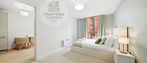 Luxury Apartment, 1 King Bed with Sofa bed, Non Smoking, Kitchenette | Desk, laptop workspace, iron/ironing board, free WiFi