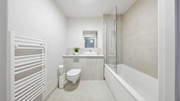 Luxury Apartment, 1 King Bed with Sofa bed, Non Smoking, Kitchenette | Bathroom