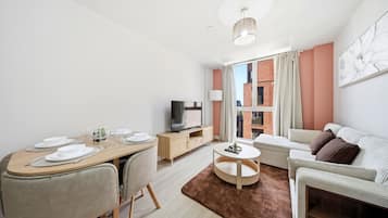 Luxury Apartment, 1 King Bed with Sofa bed, Non Smoking, Kitchenette | Living area