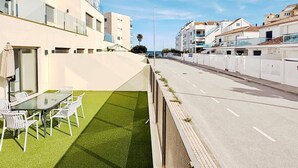 Outdoor dining - Marine Earth 04 A4 by homeprive (Denia)