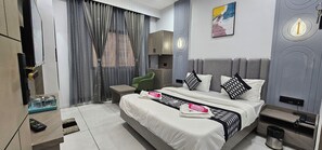 Deluxe Double Room, City View - Hotel HR Comfort (Ahmedabad)