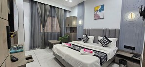 Deluxe Double Room, City View - Hotel HR Comfort (Ahmedabad)