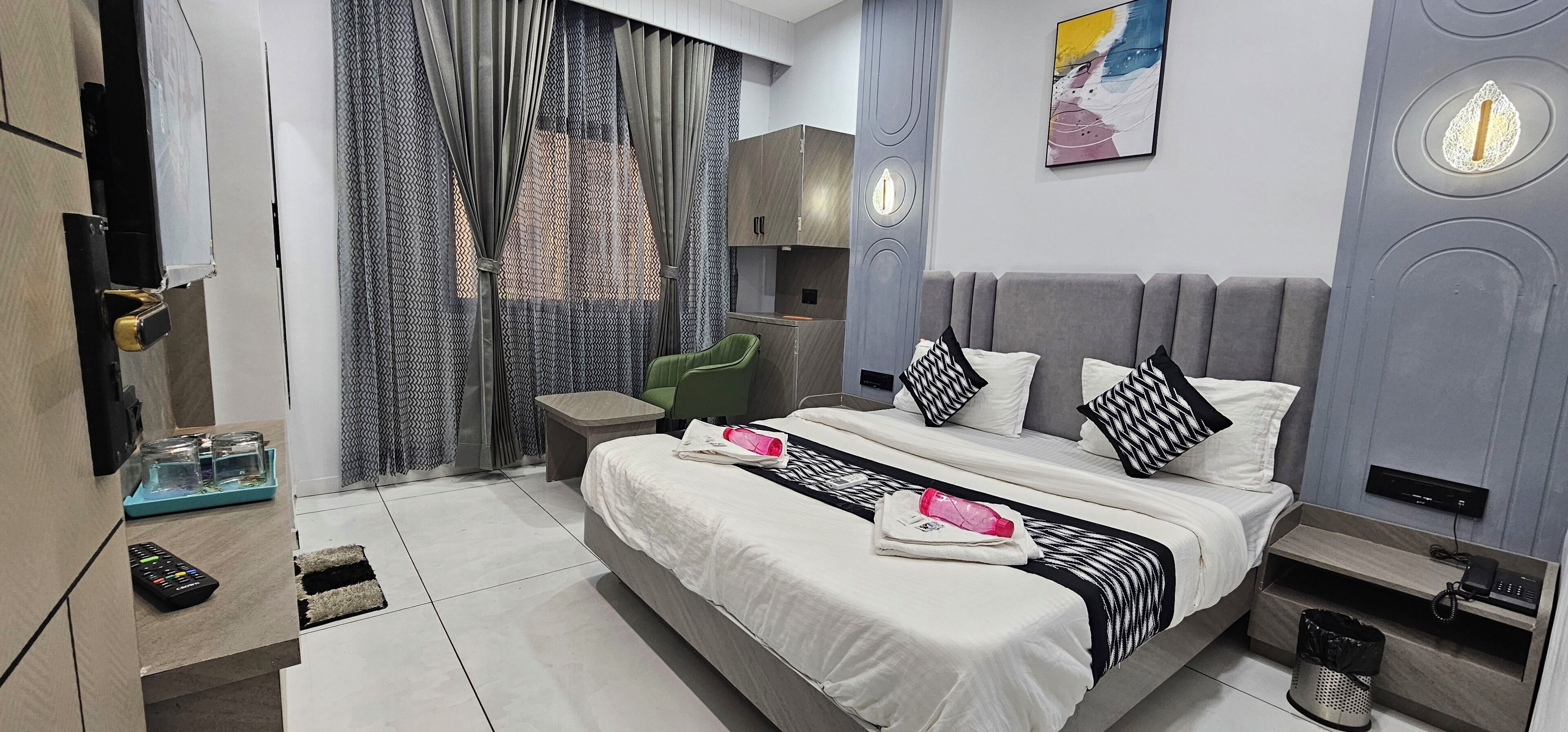 In-room safe, desk, laptop workspace, iron/ironing board