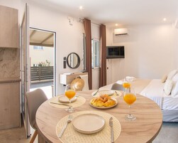 House, Smoking | 4 bedrooms, soundproofing