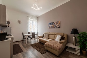Living area - A cozy 75 square meters apartment, perfect for four people, located on the fifth floor of a building with an elevator (NOT accessible to disabled guests).The property is located in the Monteverde neighborhood, a quiet and elegant area. The San Camillo Fo (Roma)