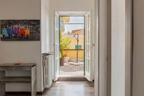 Interior - A cozy 75 square meters apartment, perfect for four people, located on the fifth floor of a building with an elevator (NOT accessible to disabled guests).The property is located in the Monteverde neighborhood, a quiet and elegant area. The San Camillo Fo (Roma)